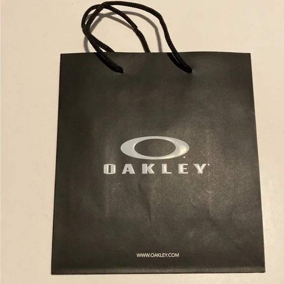 Dior, Swarovski, Oliver peoples, Oakley and Guess Gift Bags - Picture 5 of 9